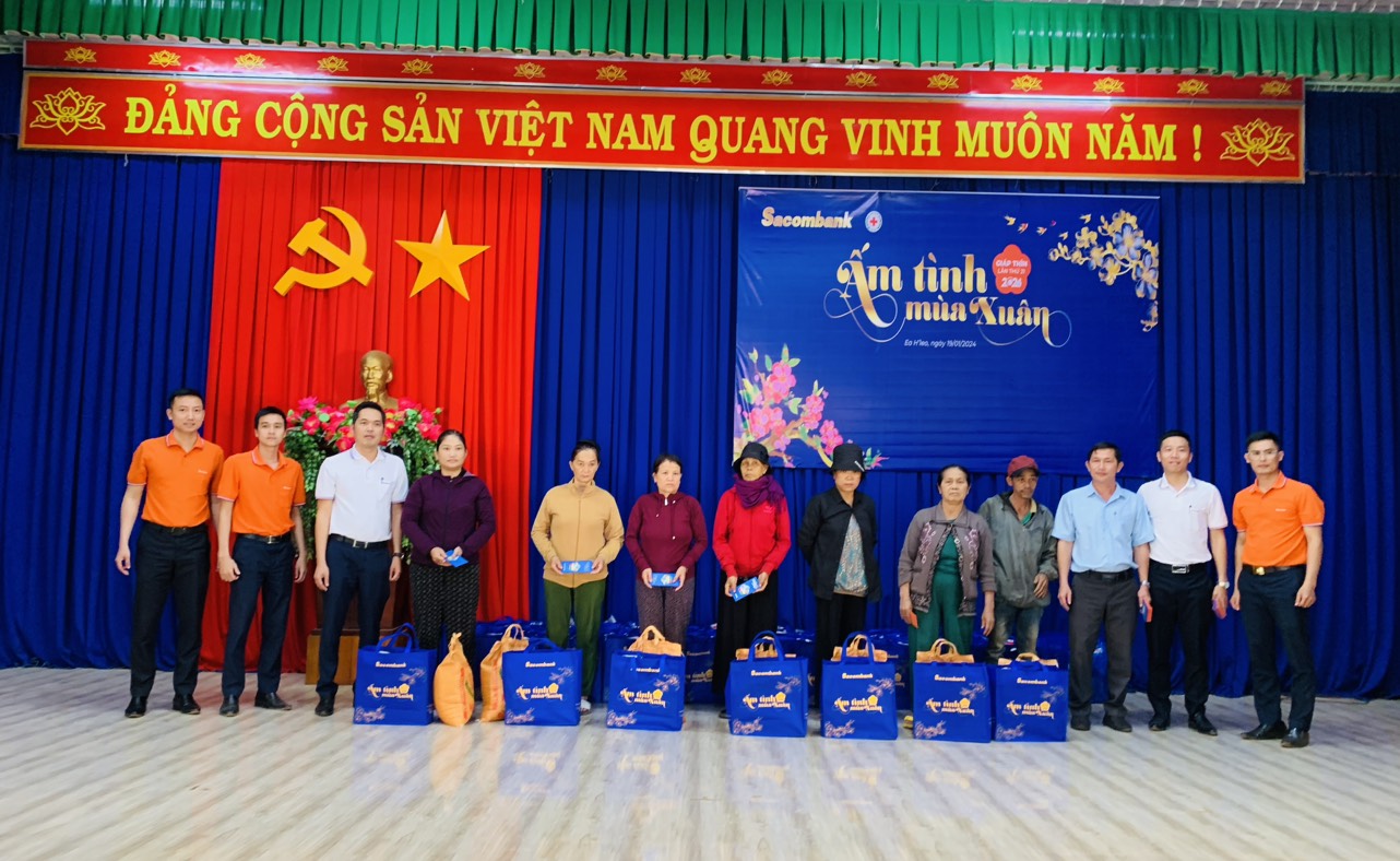 Ngân hàng SacombankChi nhánh Đắk Lắk – Phòng Giao dịch Ea H’Leo tổ chức Chương trình “Sacombank - Ấm tình mùa xuân lần thứ 21, xuân Giáp Thìn 2024 tại xã Ea Wy